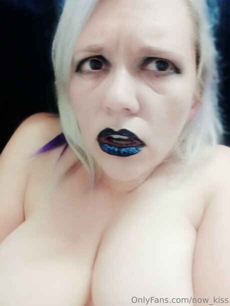 Now Kiss pornographic star photos