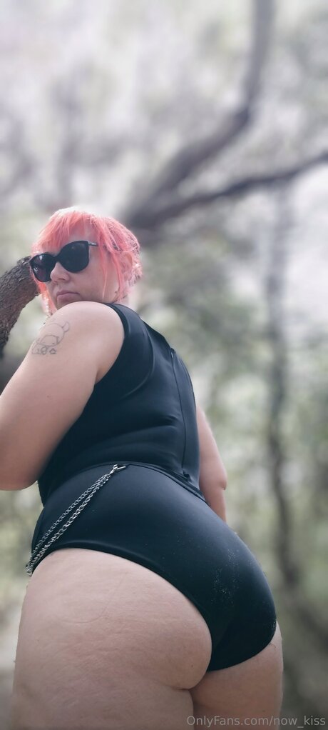 Now Kiss art actress photo