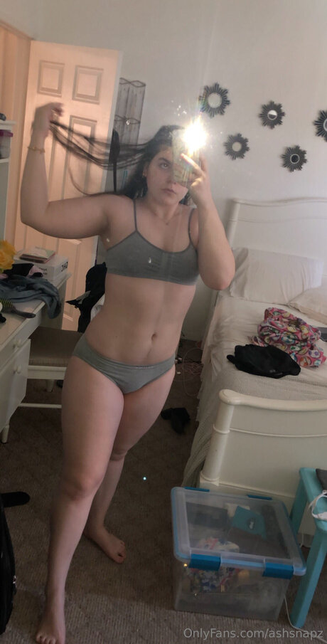 Ashsnapz sexy star photo