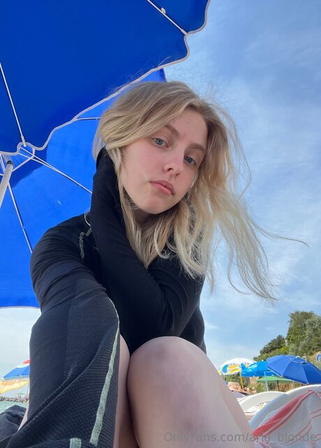 Aria Blonde porn star image