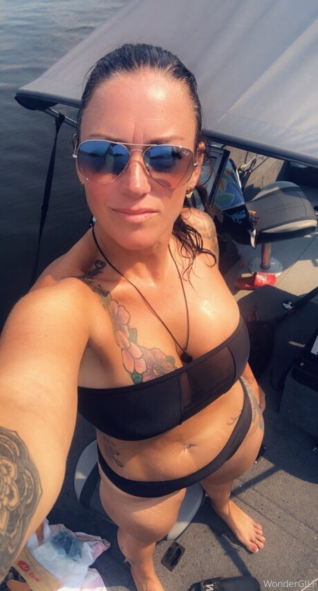 Wondergilf model naked gallery