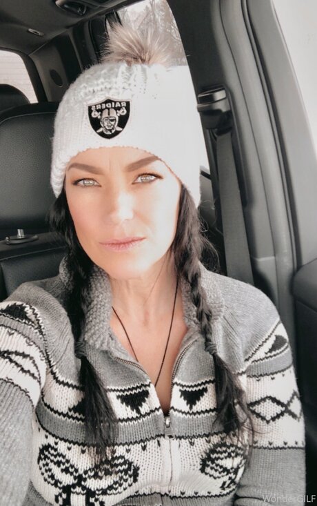 Wondergilf nude actress picture