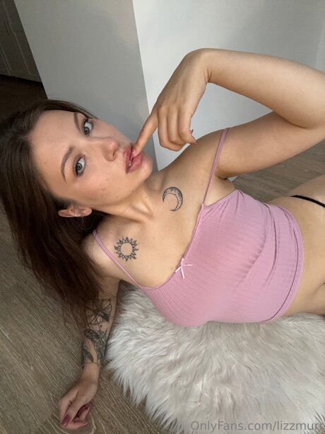 Lizzmurr porn actress gallery