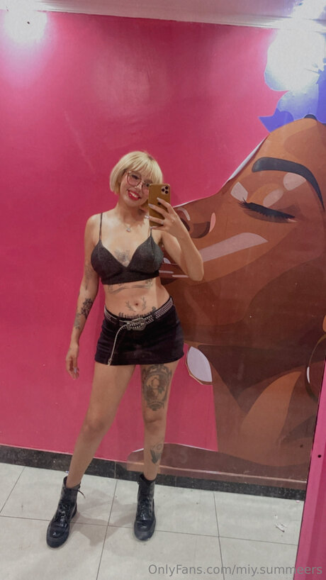 Miy Summeers hd actress photos