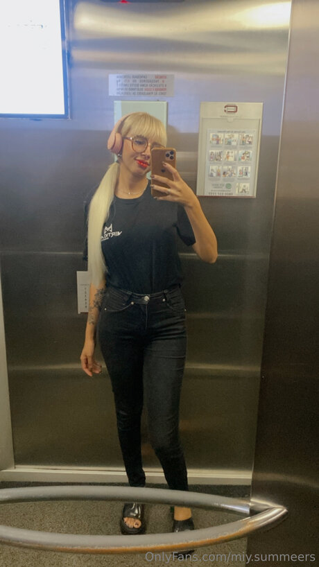 Miy Summeers art star images