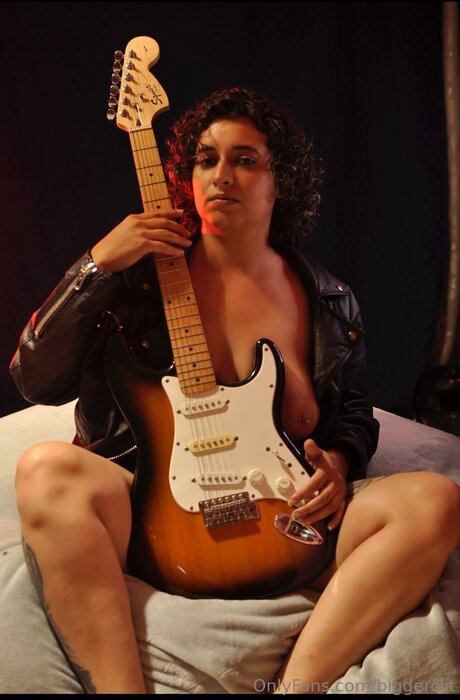 Biggerclit model pornographic photos