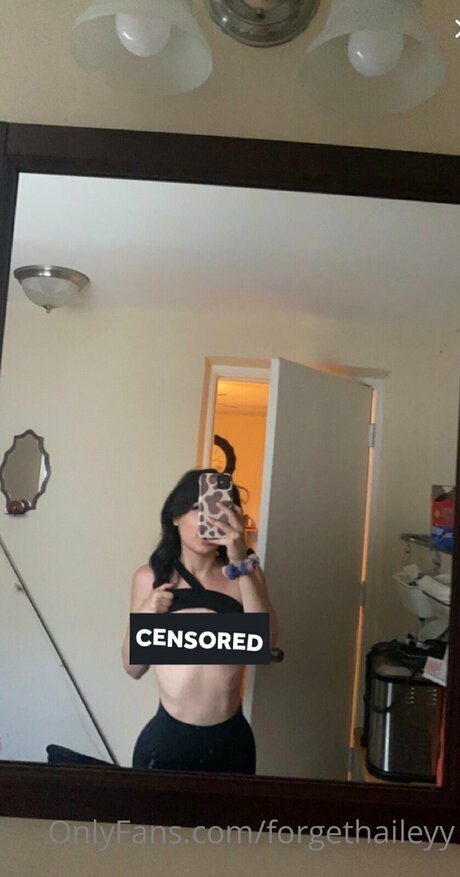 Forgethaileyy model porn photo