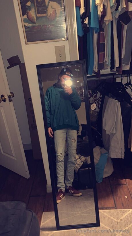 Uknowty star erotic img