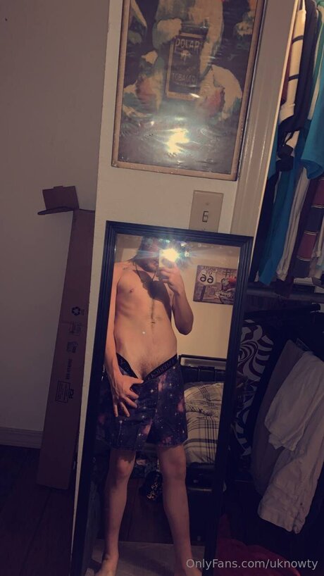 Uknowty hd model pics