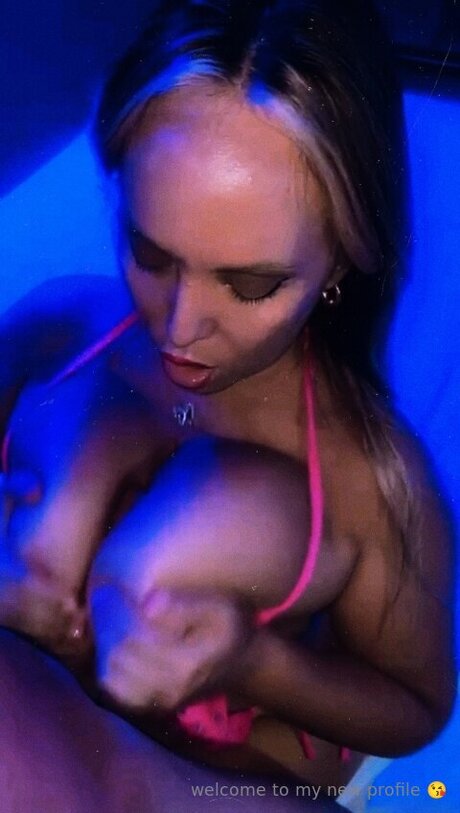 Ani Free pornstar nude gallery