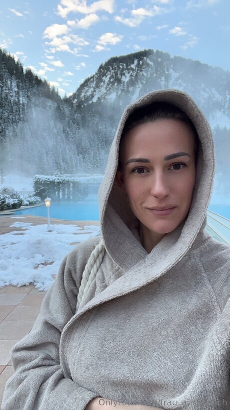 Frau Ansehnlich model top pics