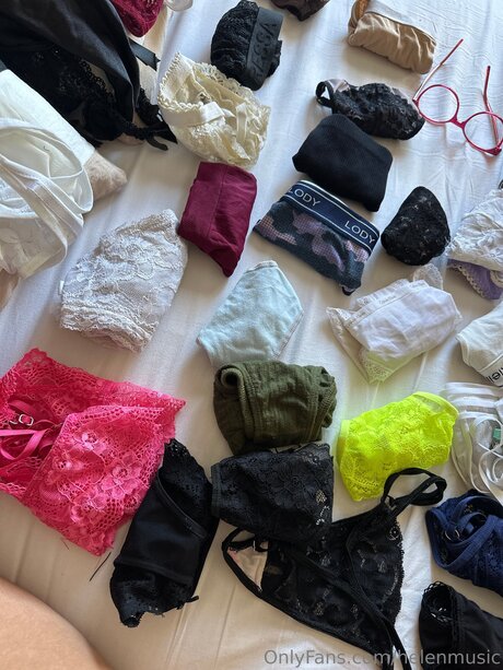 Helenmusic erotic star gallery