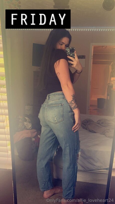 Allie Loveheart24 model free images