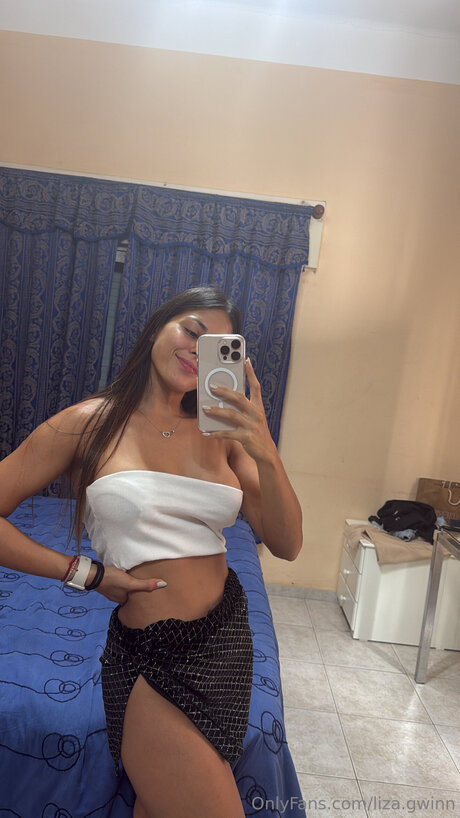 Notcontent art model photo