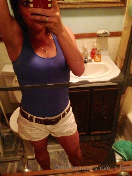 Love N Lace adult model photo