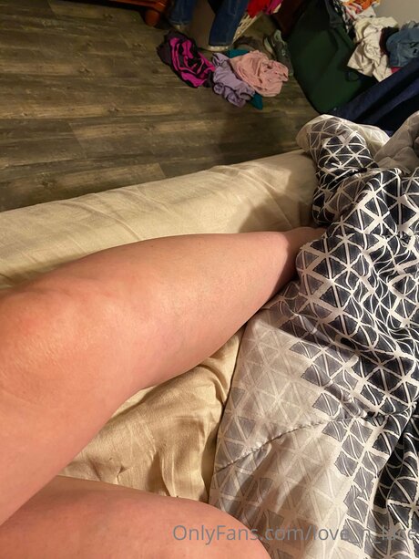 Love N Lace model pics