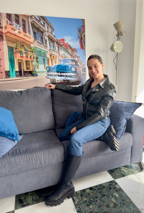 Manilajanne art model photo