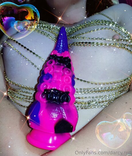 Darcy Red star xxx gallery