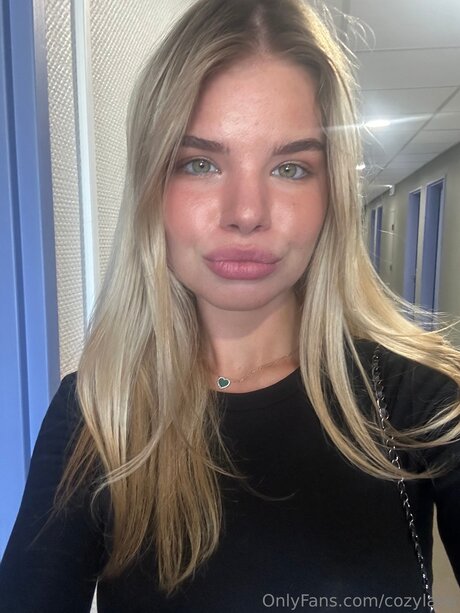 Cozylana pornstar top pic