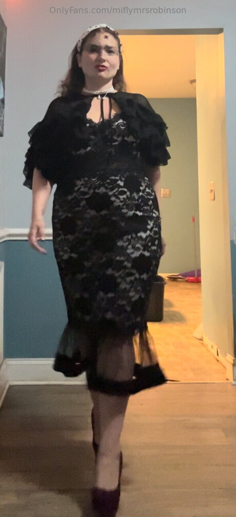 Miflymrsrobinson xxx pornstar photo