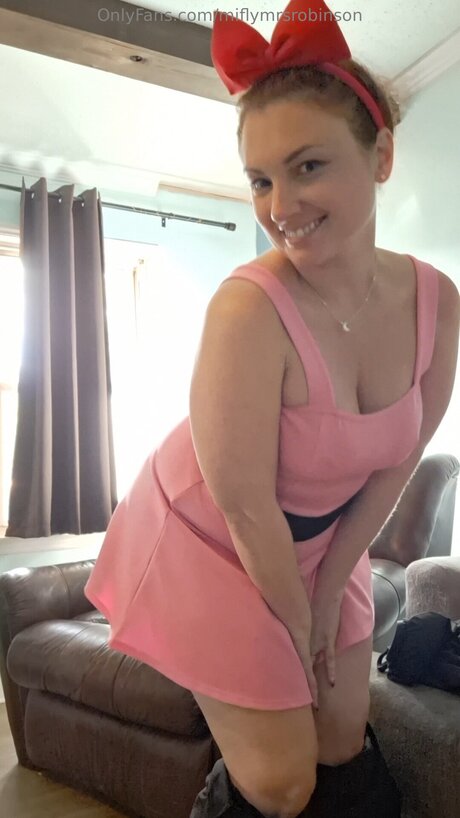 Miflymrsrobinson xxx star photo