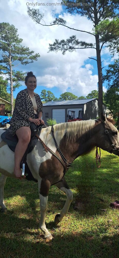 Miflymrsrobinson adult star photos