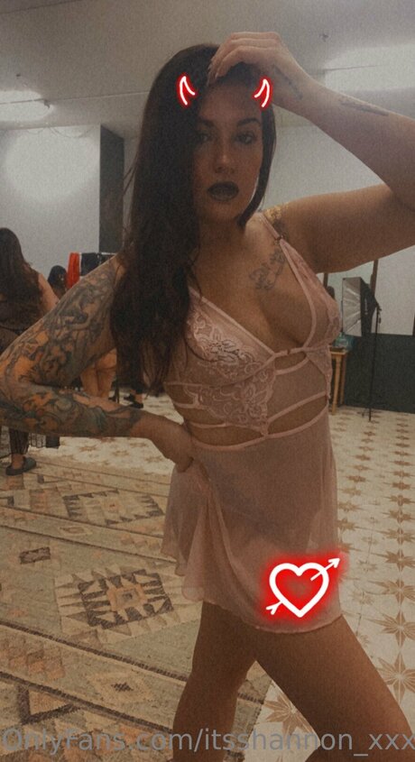 Itsshannon Xxx pretty pornstar pictures