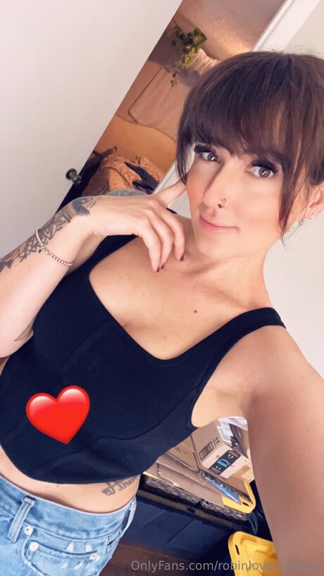 Robinlovecomedy model beautiful image