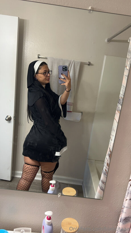 Blancitaaa model photos