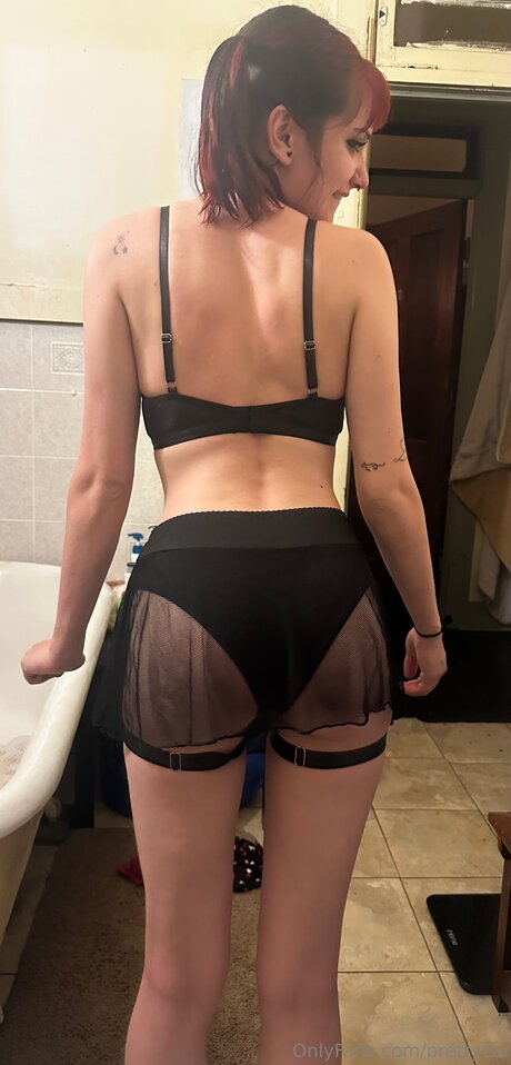 Prettycai star erotic picture