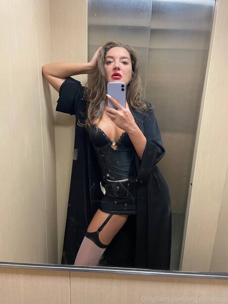 Angellllozozo star adult gallery