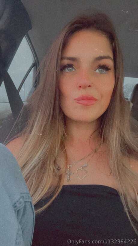 U132384226 thumbnail