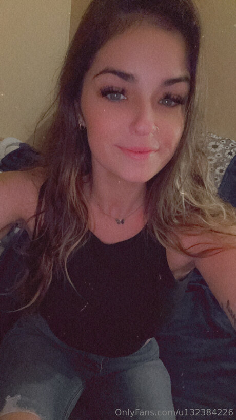 U132384226 pornstar perfect picture