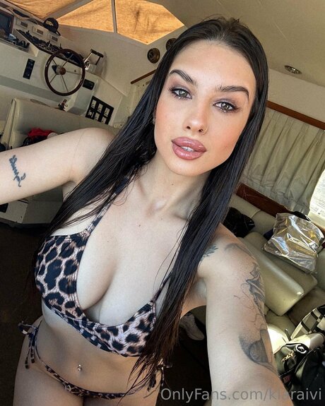 Iveychiara pornstar hot images