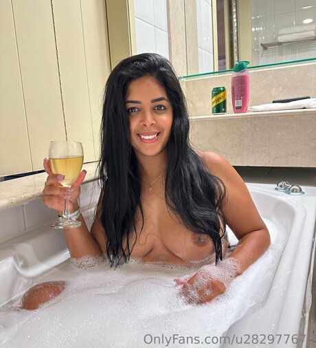 U282977670 sexy actress gallery