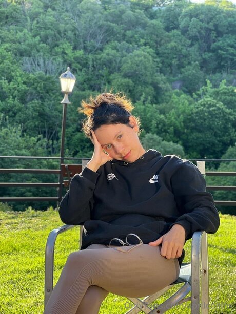 Aprilcollins beautiful actress pic