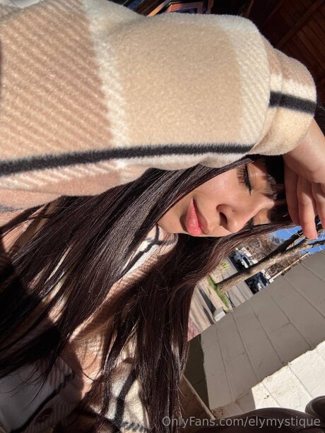 Elymystique profile pic