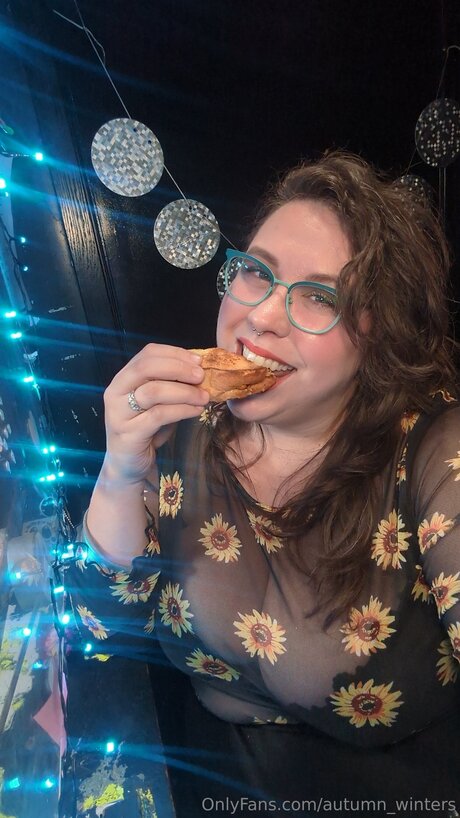 Autumn Winters hd actress gallery