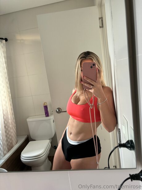 Tdemirose model xxx pictures