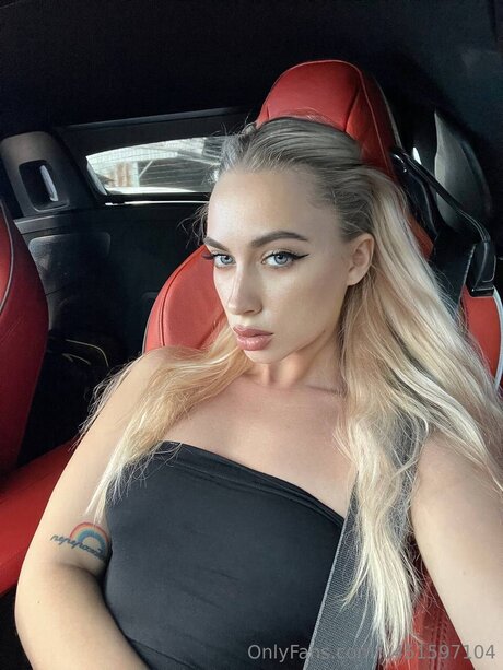 Itslolapap model adult image