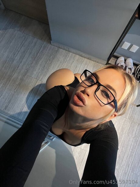 Itslolapap naked model gallery