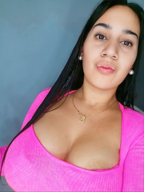 Gium2222 model xxx photo