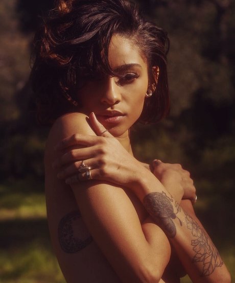 Sunnibytch adult star image