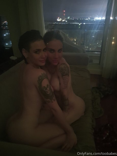 Lucy and Kari erotic model gallery