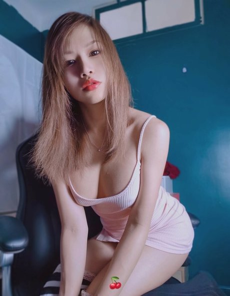 Cherry Hotwife sex model pics