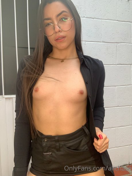 H0rny Ali model art archive