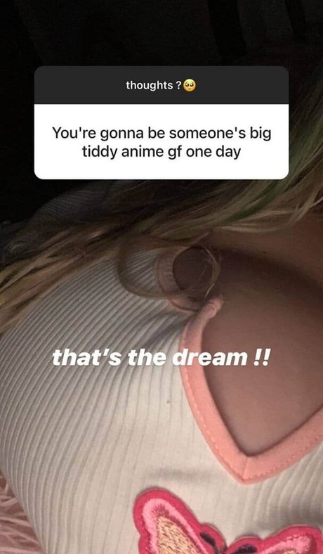 Chewywaifu model hot photo