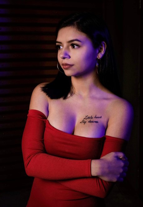 Cassie Luna high quality pornstar img