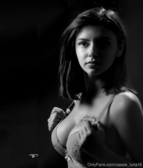 Cassie Luna star pretty photos
