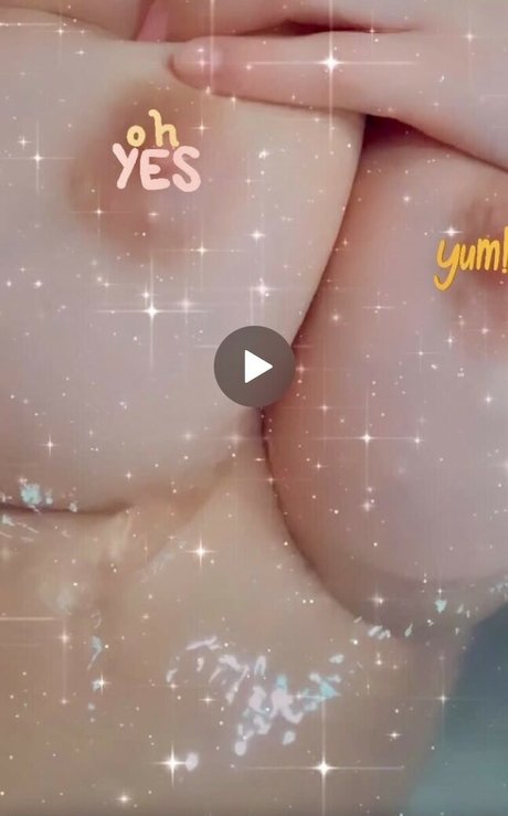 Its Amalia A adult model picture